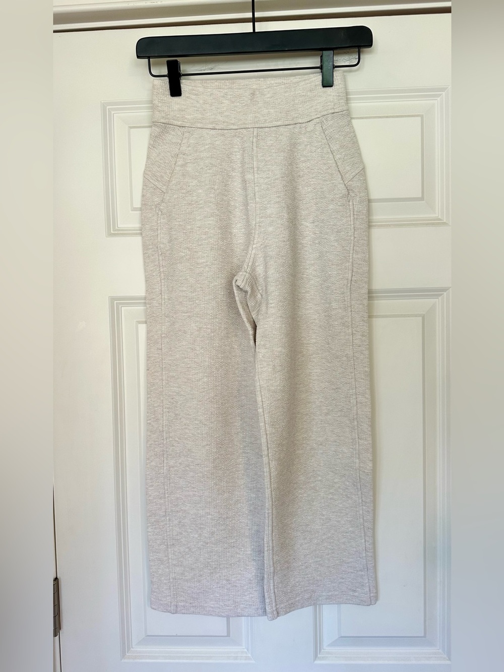 Lululemon athletica Waffle Knit oatmeal color pants size 2